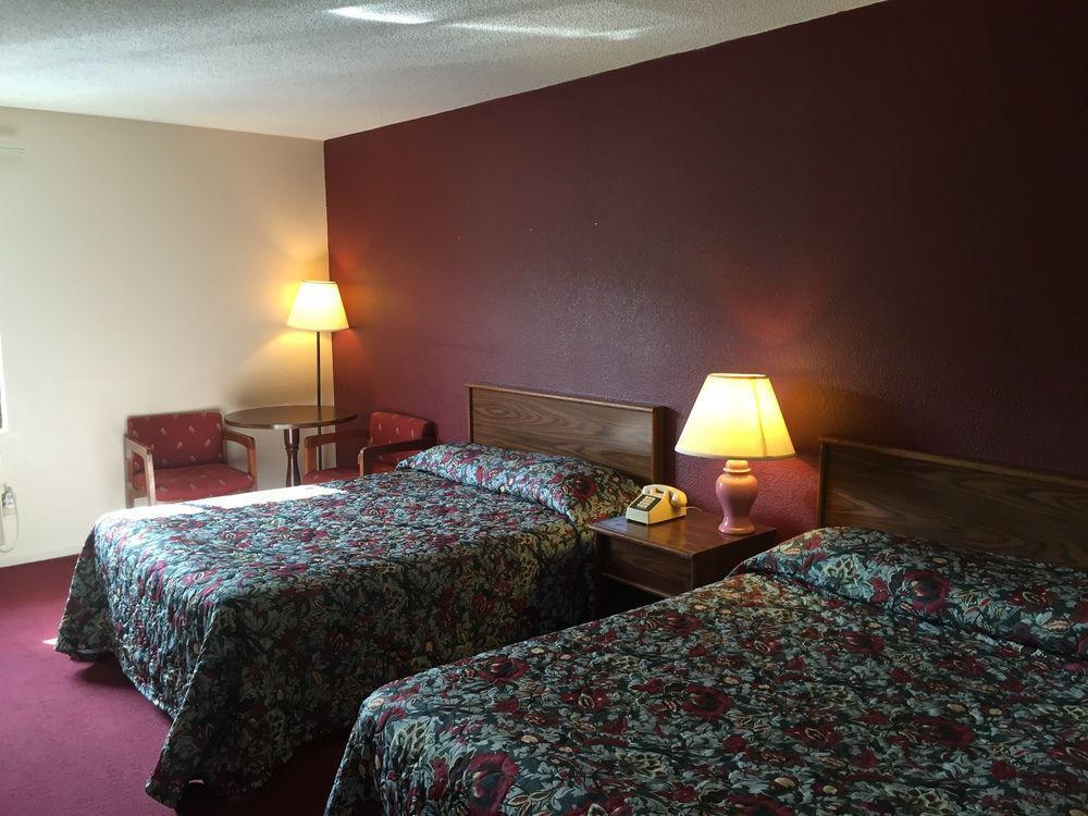 Red Roof Inn Hillsville Exterior photo